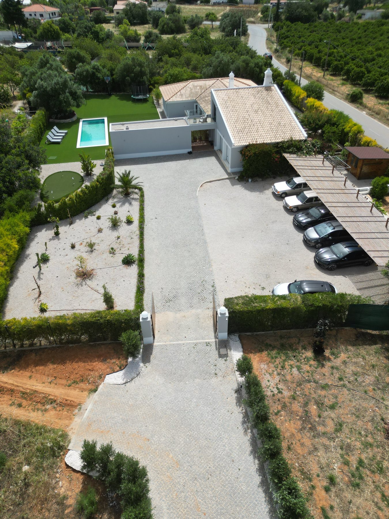 Vale da Rosa, Estoi — aerial showing the driveway and entrance gate from the CM 1309