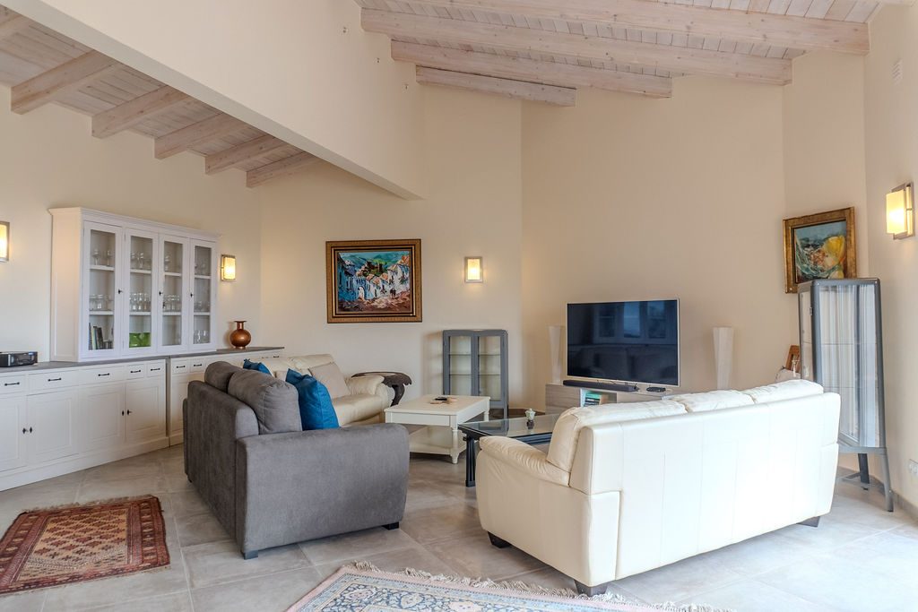 Estoi country estate — the eastern wing living room