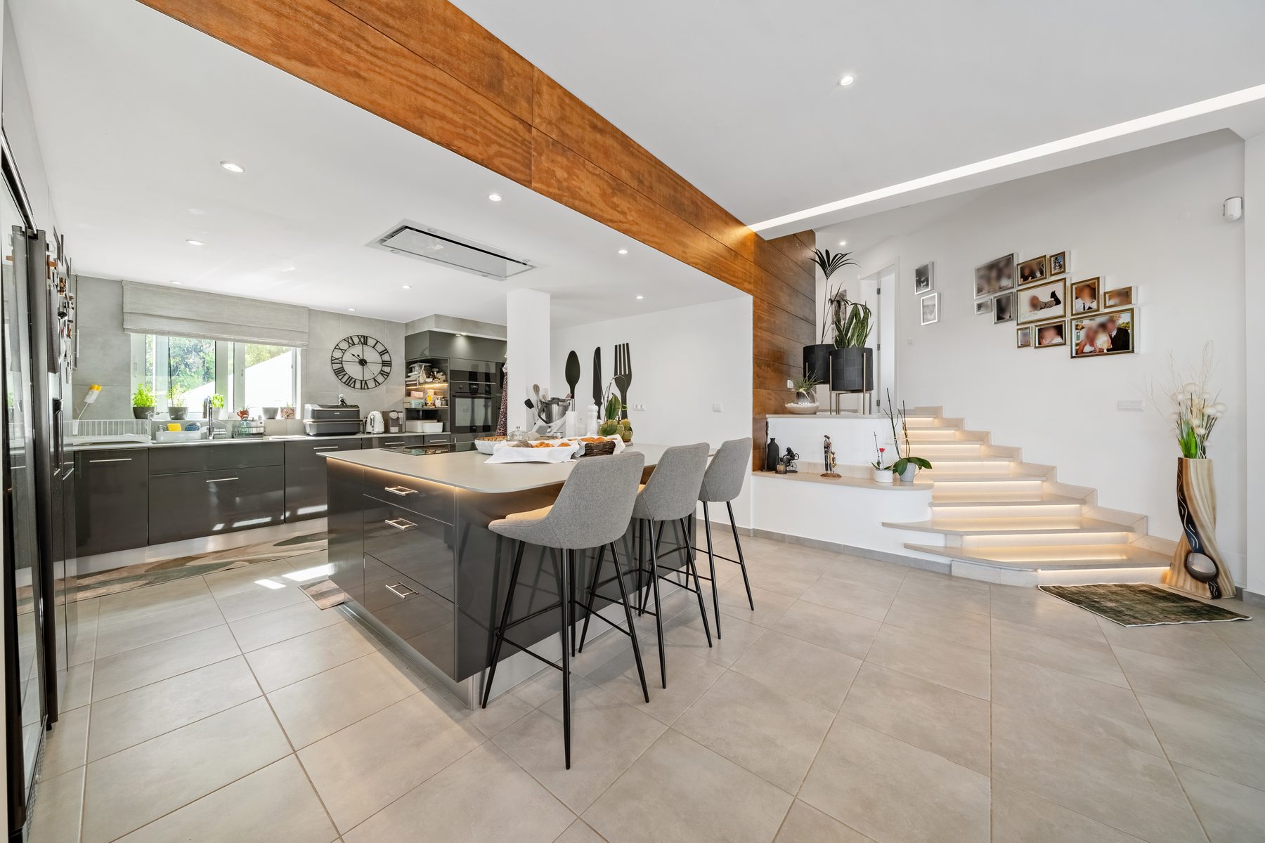 São Brás Villa — kitchen looking towards the stairs