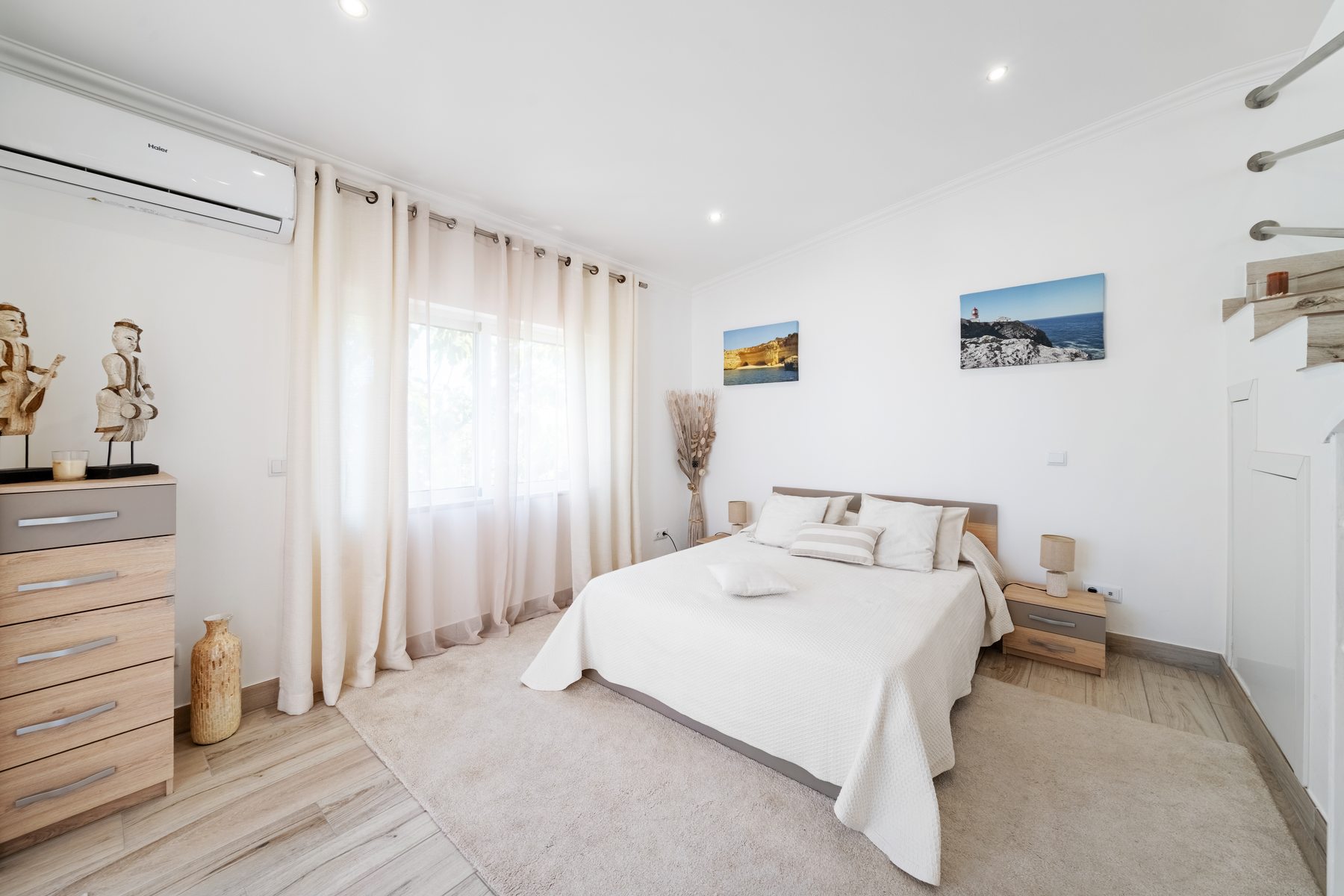São Brás Villa — second bedroom with terrace access